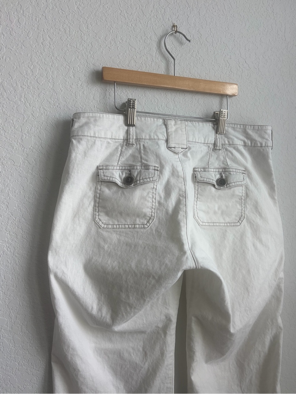 Women’s Y2K inspired White Straight-Leg Jeans - Picture 6 of 7